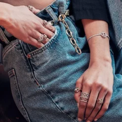 Bague bandeau Perp&eacute;tuel.le semi-pav&eacute;e