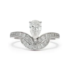 Bague Embl&egrave;me 0.7ct Poire pav&eacute;e