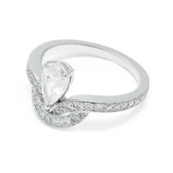 Bague Embl&egrave;me 0.7ct Poire pav&eacute;e