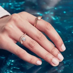 Bague Intr&eacute;pide grand arc 1ct pav&eacute;e