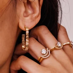 Bague Intr&eacute;pide grand arc 1ct pav&eacute;e
