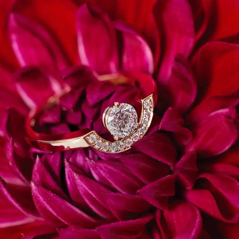 Bague Intrépide petit arc 1.5ct pavée