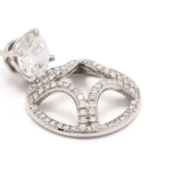 Boucles d'oreilles pendantes Perp&eacute;tuel.le 1ct x2 pav&eacute;es