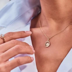 Charm Joie sur Cha&icirc;ne Fine